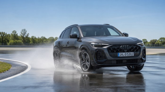Тестовый типоразмер — 235/55 R19, который широко используется на таких автомобилях, как Chevrolet Equinox и Toyota RAV4. Дополнительную информацию можно найти в актуальной таблице типоразмеров шин. В качестве тестового автомобиля использовался Audi Q5.