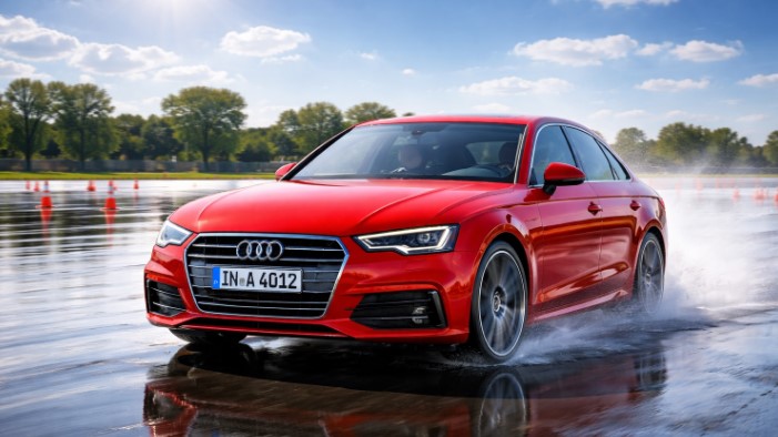 Для сравнения использовался типоразмер 225/50 R17, который широко применяется на таких автомобилях, как Honda Accord и BMW 3 Series.  Испытания проводились на автомобиле Audi A4, который использовался в качестве тестового автомобиля.  Таким образом, результаты позволяют оценить различия между Continental PremiumContact 7 и Hankook Ventus Prime 4 в одинаковом размере и на одном тестовом автомобиле.